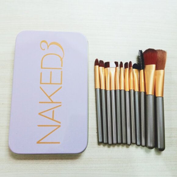 NEW ✅ NAKED 3 ~ 12 PIECE BRUSH SET ⭐ NEW IN TIN BOX - Picture 1 of 9